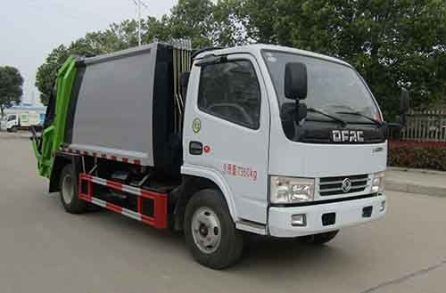 4x2 129hp Truk pengkompres sampah Truk sampah 7360kg