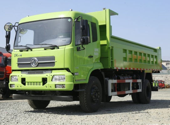 Camion de marchandises tout-terrain de 210 chevaux Diesel 4 roues motrices Camion de décharges RHD Type