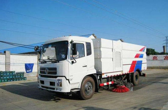 DONGFENG Sanitasi Penghapusan Sampah Truk Road Sweeper Eur V Emisi